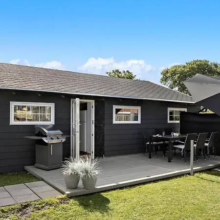 بيت للعطل 3 Bedroom Stunning In